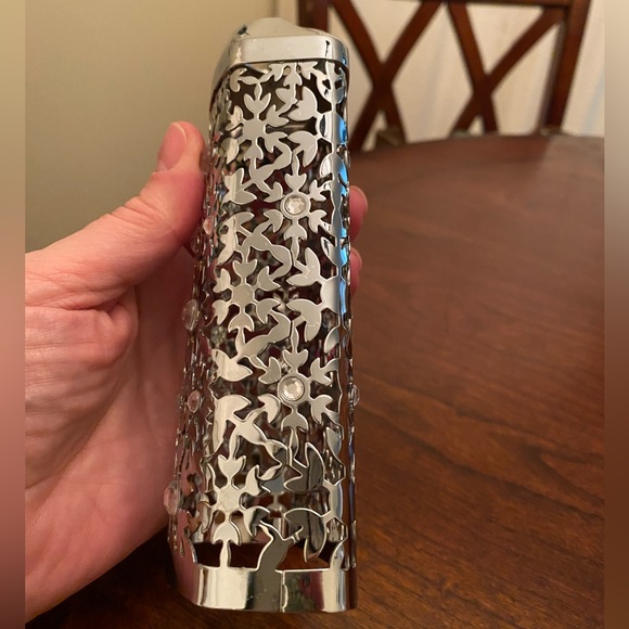 Bath & Body Works ❄️ Snowflake & Crystals Metal Hand Soap Dispenser Cover - Picture 4 of 7